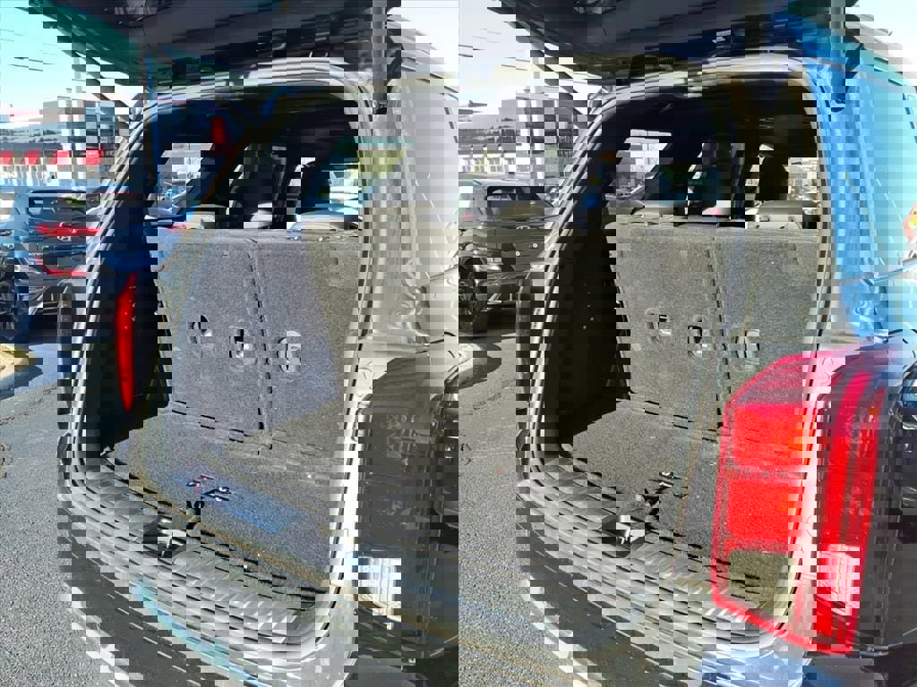 Used 2021 Hyundai Palisade Calligraphy w/ Cargo Package image 24