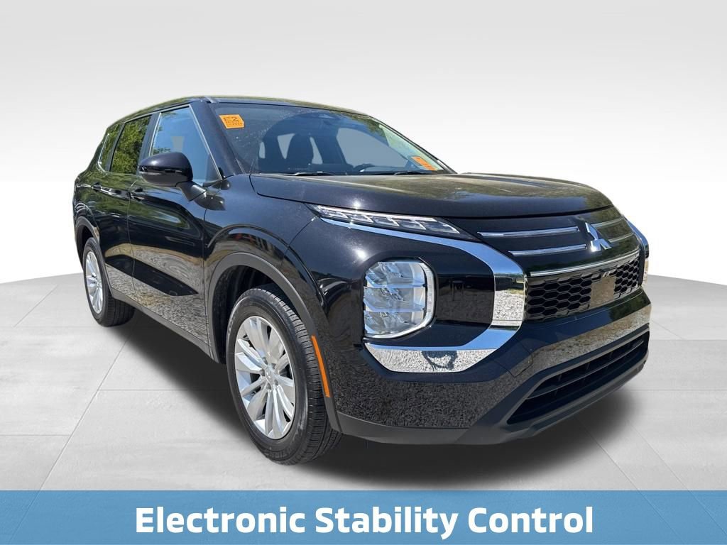 Used 2025 Mitsubishi Outlander ES image 10
