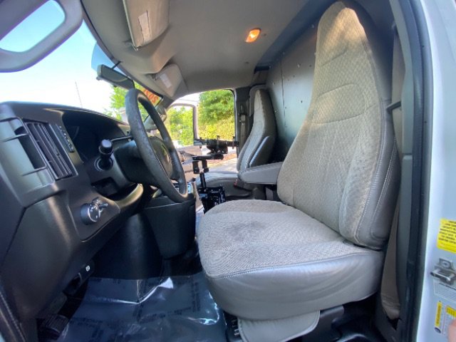 Used 2021 Chevrolet Express 2500 RWD image 16
