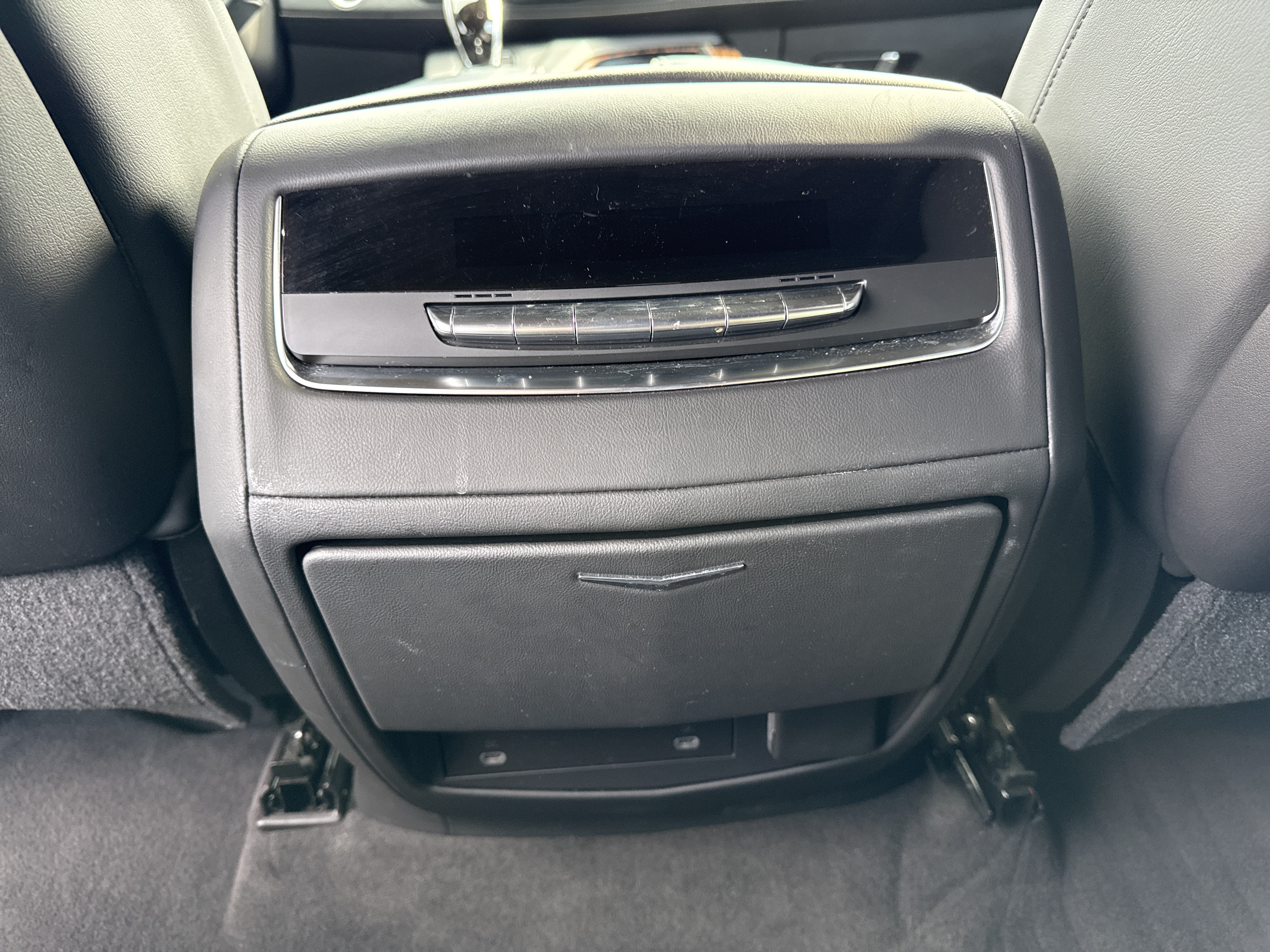 Used 2021 Cadillac Escalade Premium Luxury w/ Performance Package AWD/4WD image 36