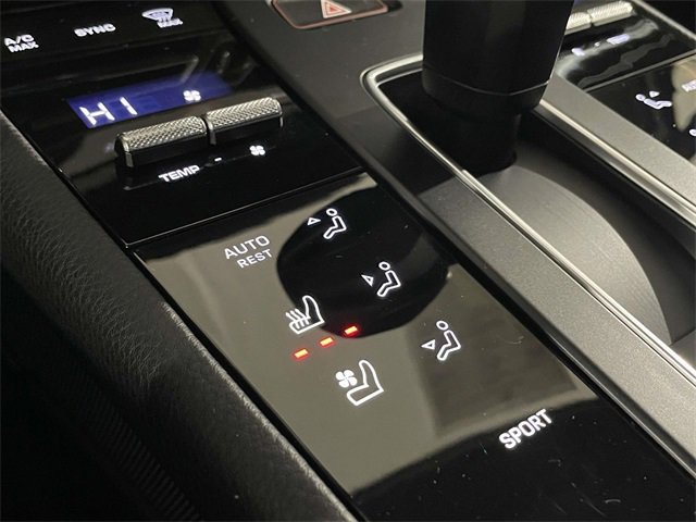 Certified 2025 Porsche Macan image 32