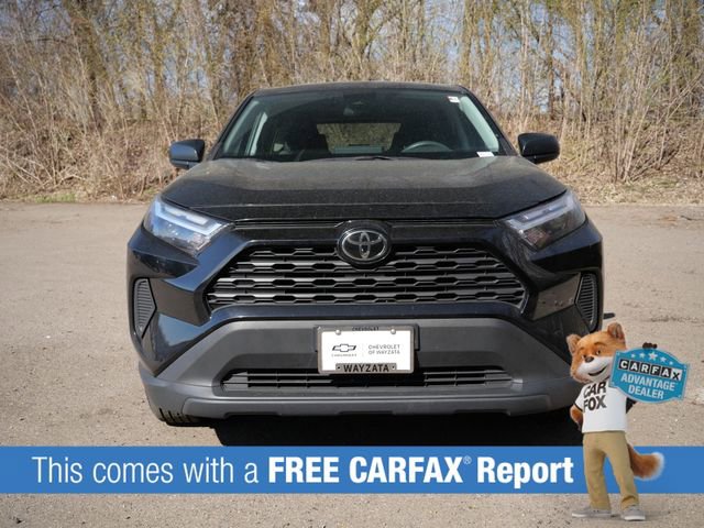 Used 2024 Toyota RAV4 LE AWD/4WD image 2