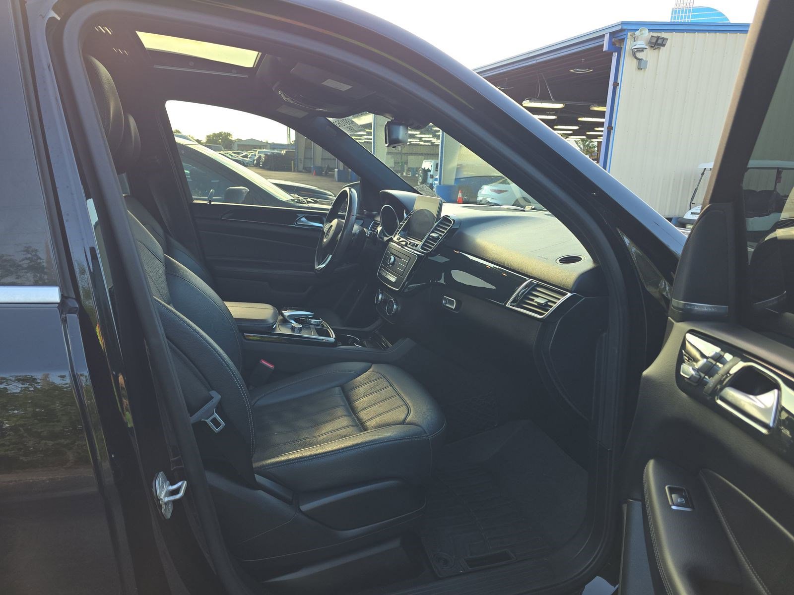 Used 2017 Mercedes-Benz GLE 350 w/ Premium 1 Package image 15