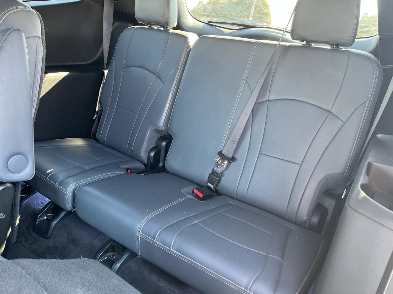 Used 2023 Buick Enclave Essence image 17