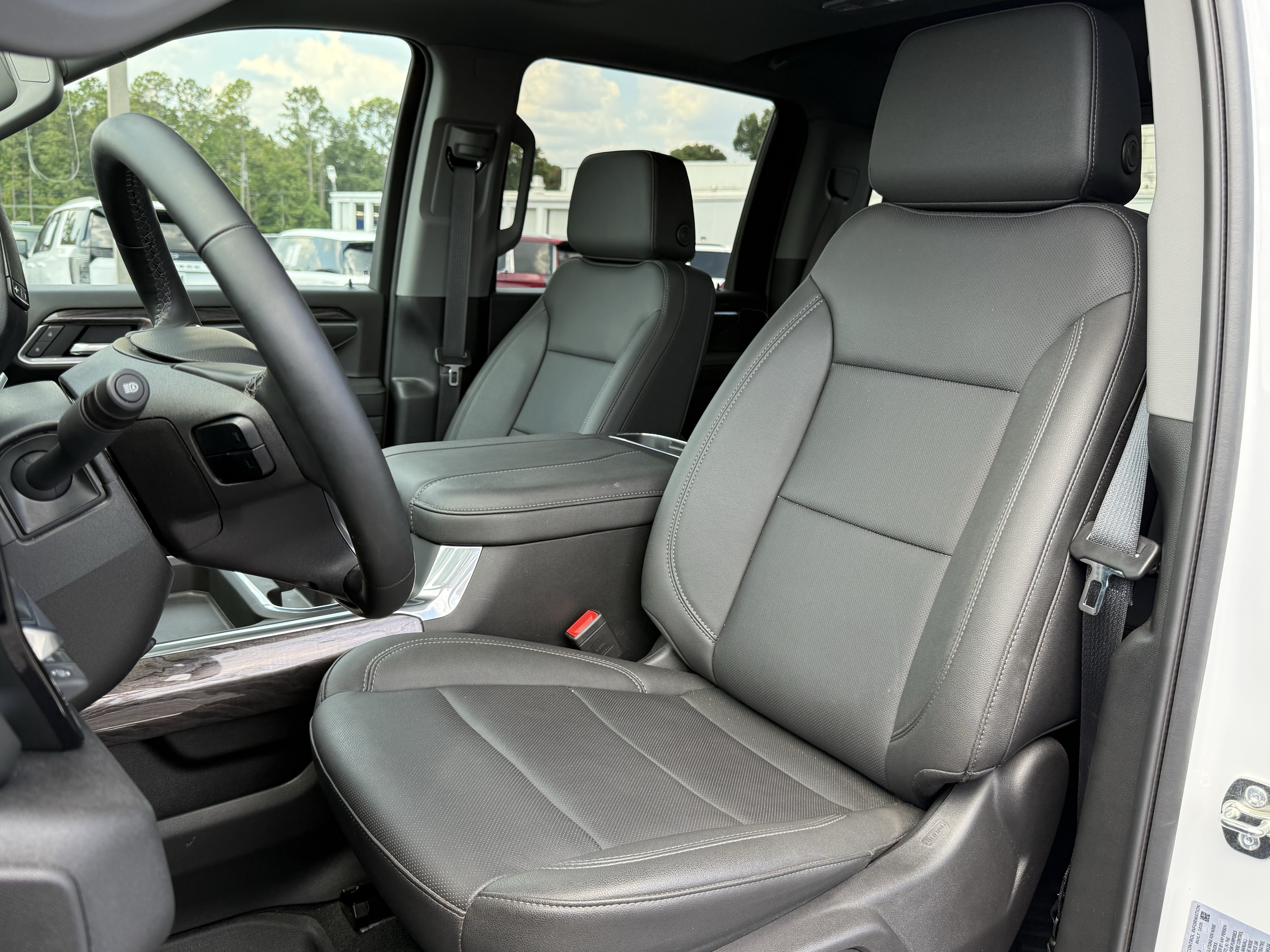 New 2026 Chevrolet Silverado 2500 LTZ w/ LTZ Premium Package AWD/4WD image 16