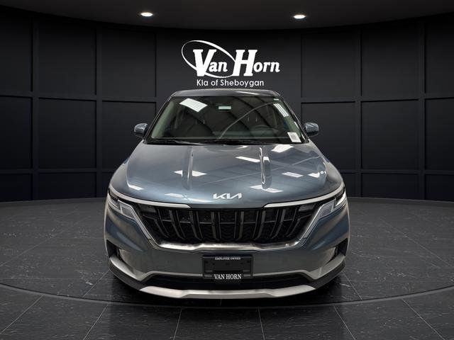 Used 2024 Kia Carnival EX image 11