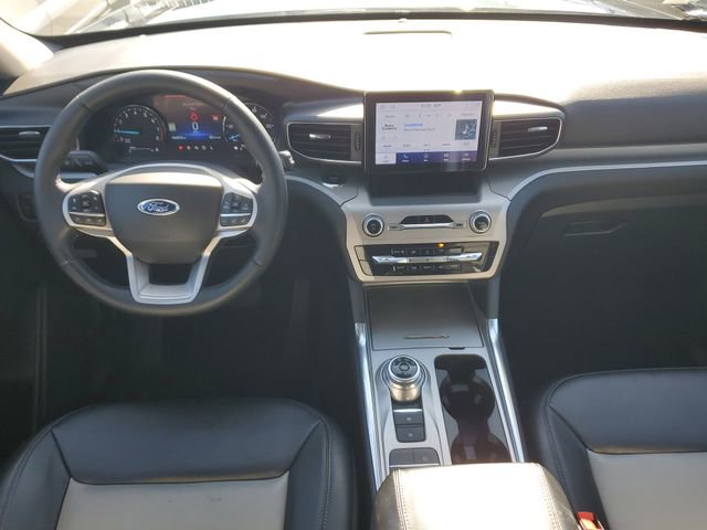 Used 2023 Ford Explorer XLT w/ Equipment Group 202A image 12