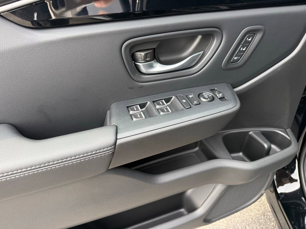 Used 2025 Honda Pilot EX-L image 18