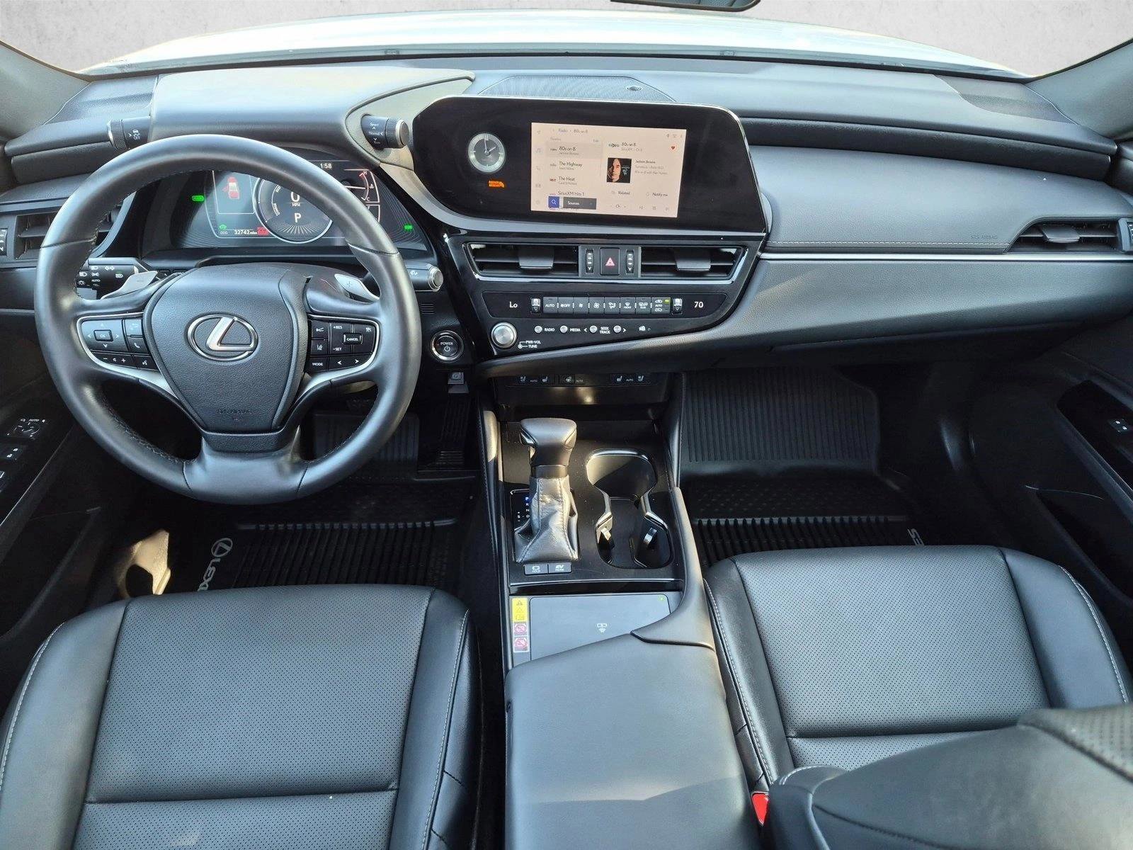 Used 2025 Lexus ES 300h w/ Premium Package FWD image 17