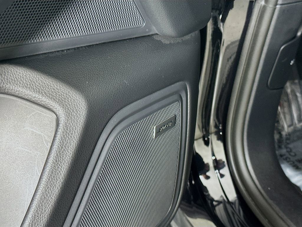 Certified 2026 Porsche Macan image 21