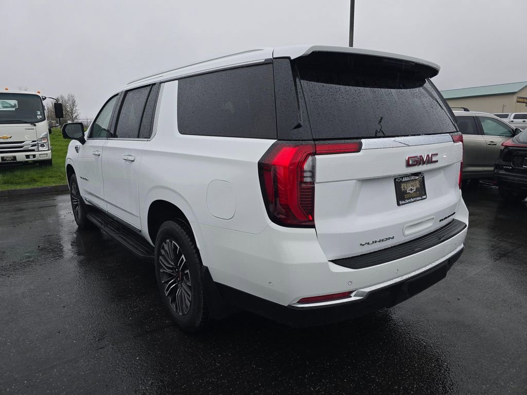 Used 2025 GMC Yukon XL Elevation AWD/4WD image 5