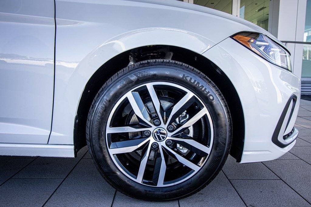 New 2026 Volkswagen Jetta SE FWD image 21