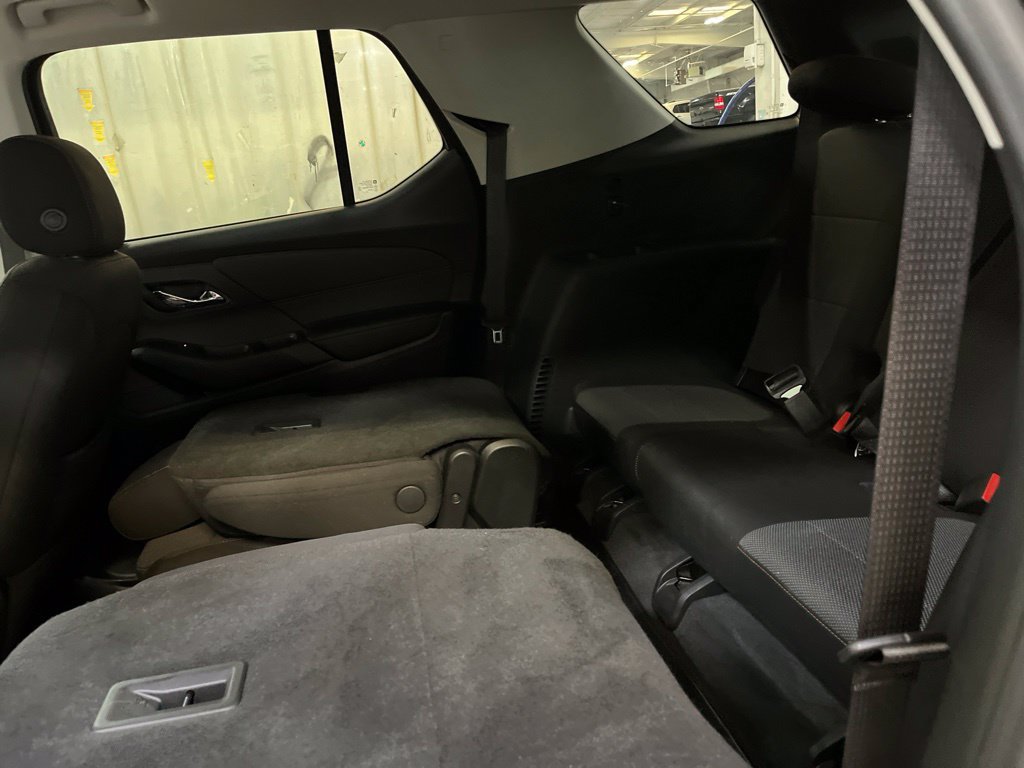 Used 2021 Chevrolet Traverse LT FWD image 23