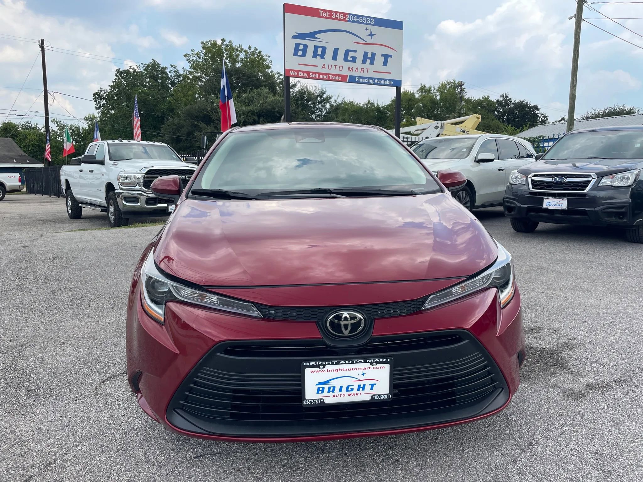 Used 2025 Toyota Corolla LE image 1