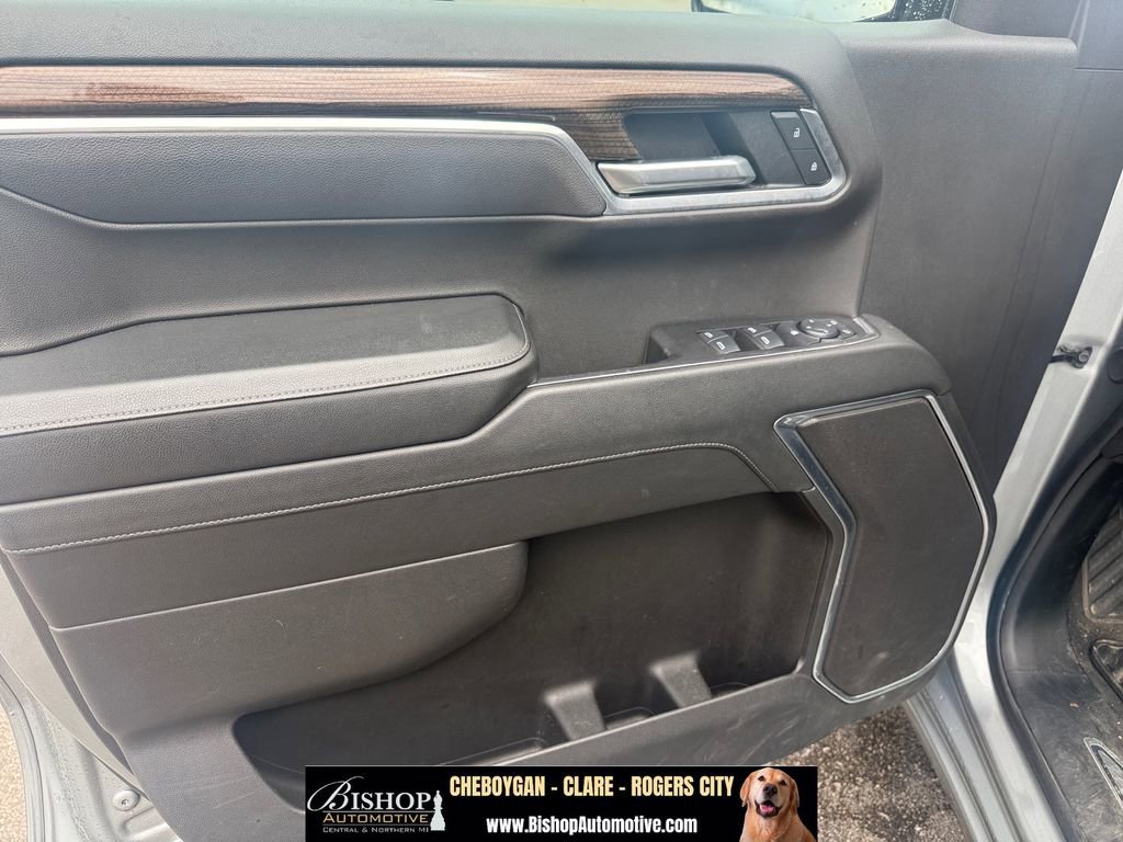 Used 2025 Chevrolet Silverado 1500 LT AWD/4WD image 11