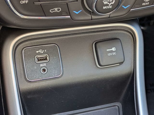 Used 2020 Jeep Compass Latitude w/ Popular Equipment Group FWD image 18