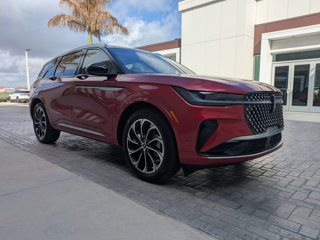 Used 2024 Lincoln Nautilus Reserve w/ Equipment Group 202A image 3