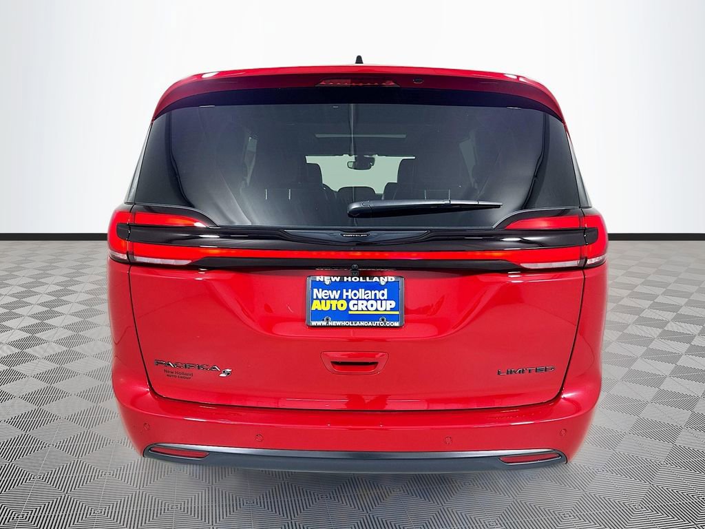 New 2026 Chrysler Pacifica Limited w/ S Appearance Package image 6