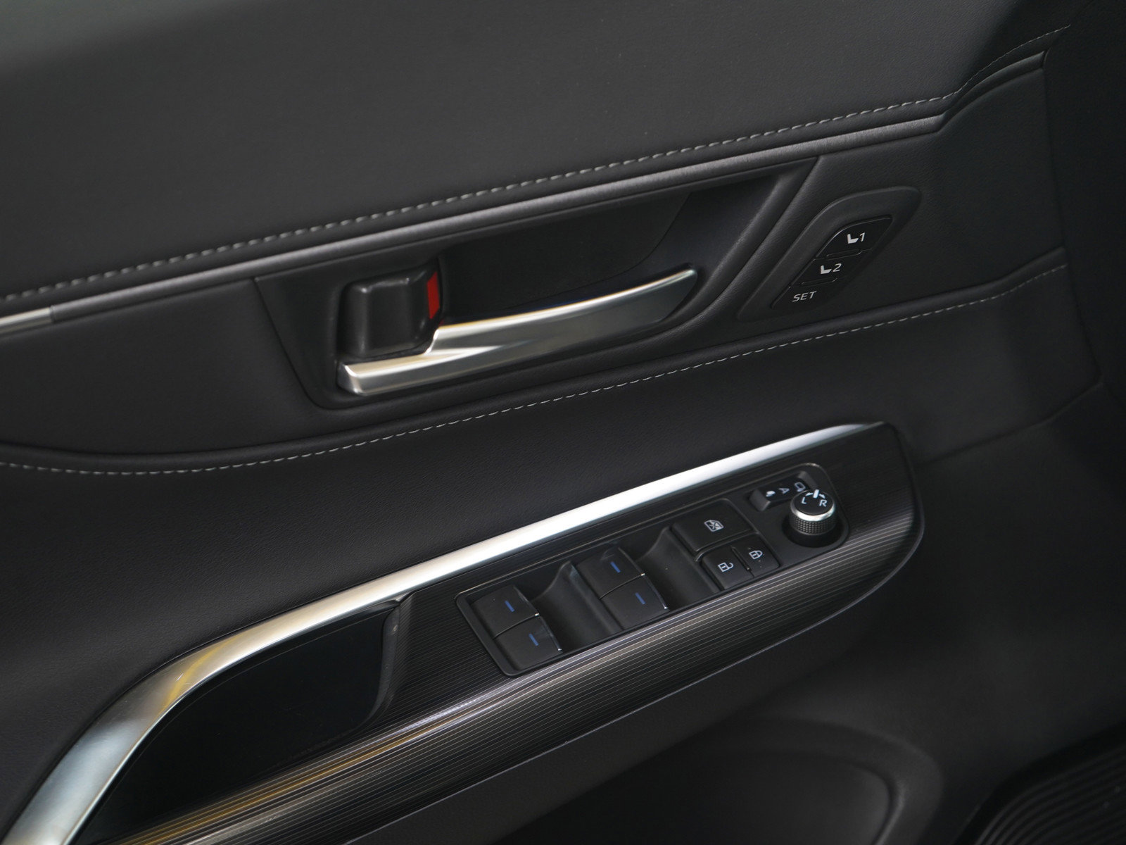 Used 2021 Toyota Venza XLE image 21