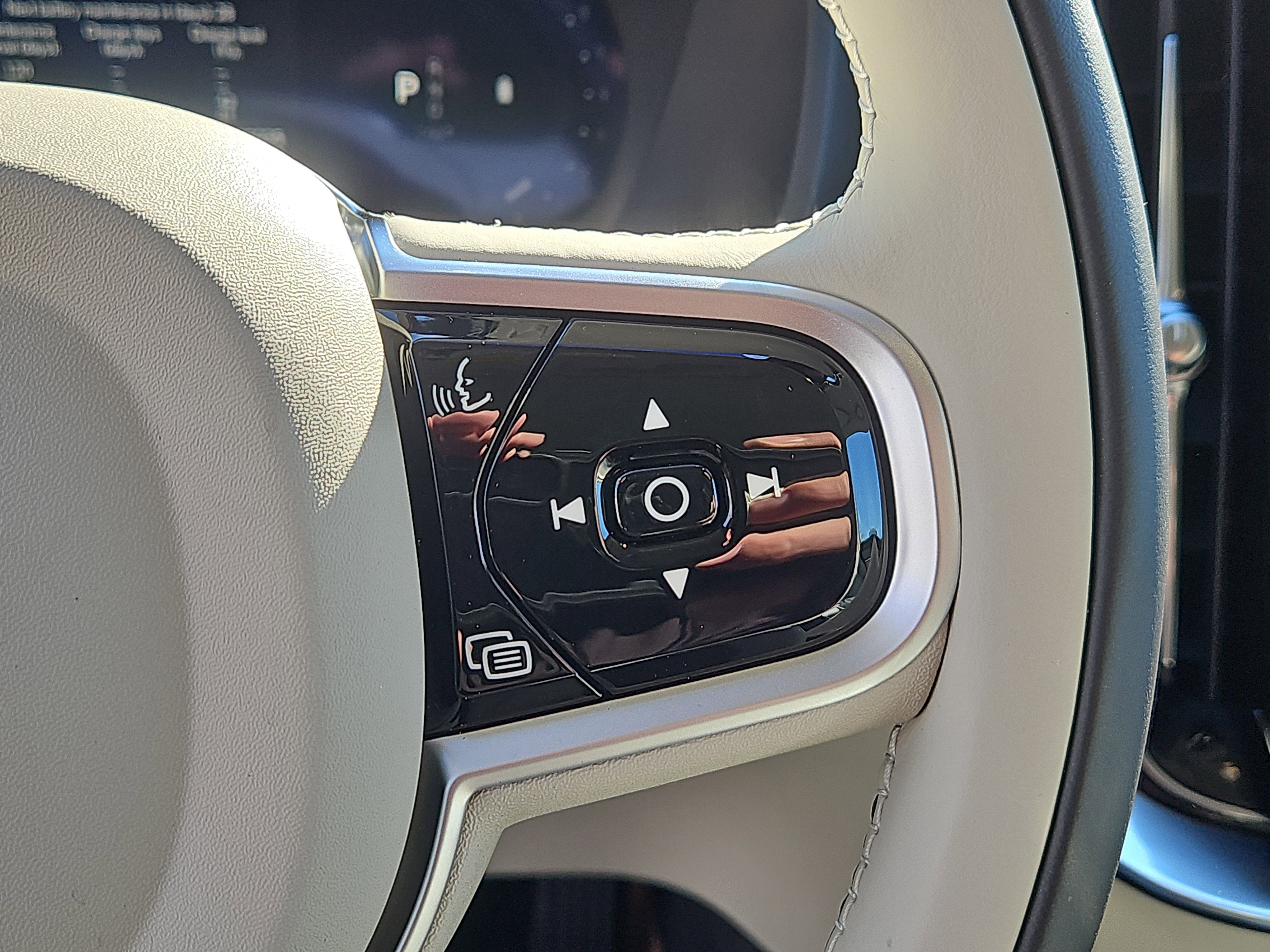 New 2026 Volvo XC90 B6 Ultra w/ Protection Package Premier image 17