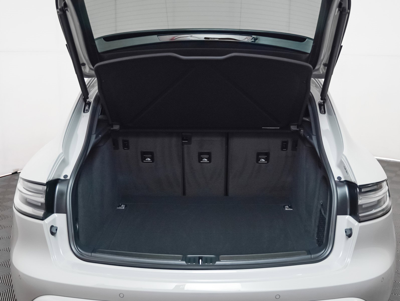 Used 2026 Porsche Macan GTS image 29