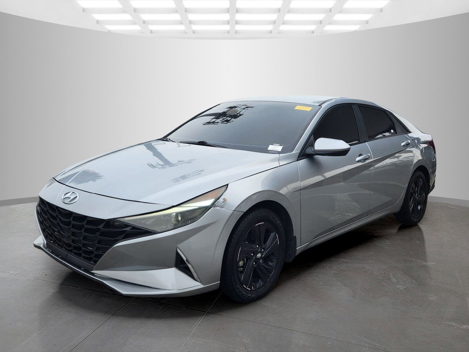 Used 2023 Hyundai Elantra SEL image 3