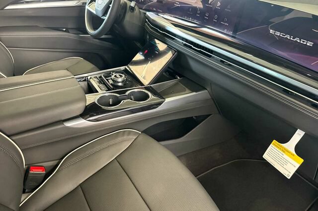 New 2026 Cadillac Escalade Sport w/ LPO, ONYX Package AWD/4WD image 18