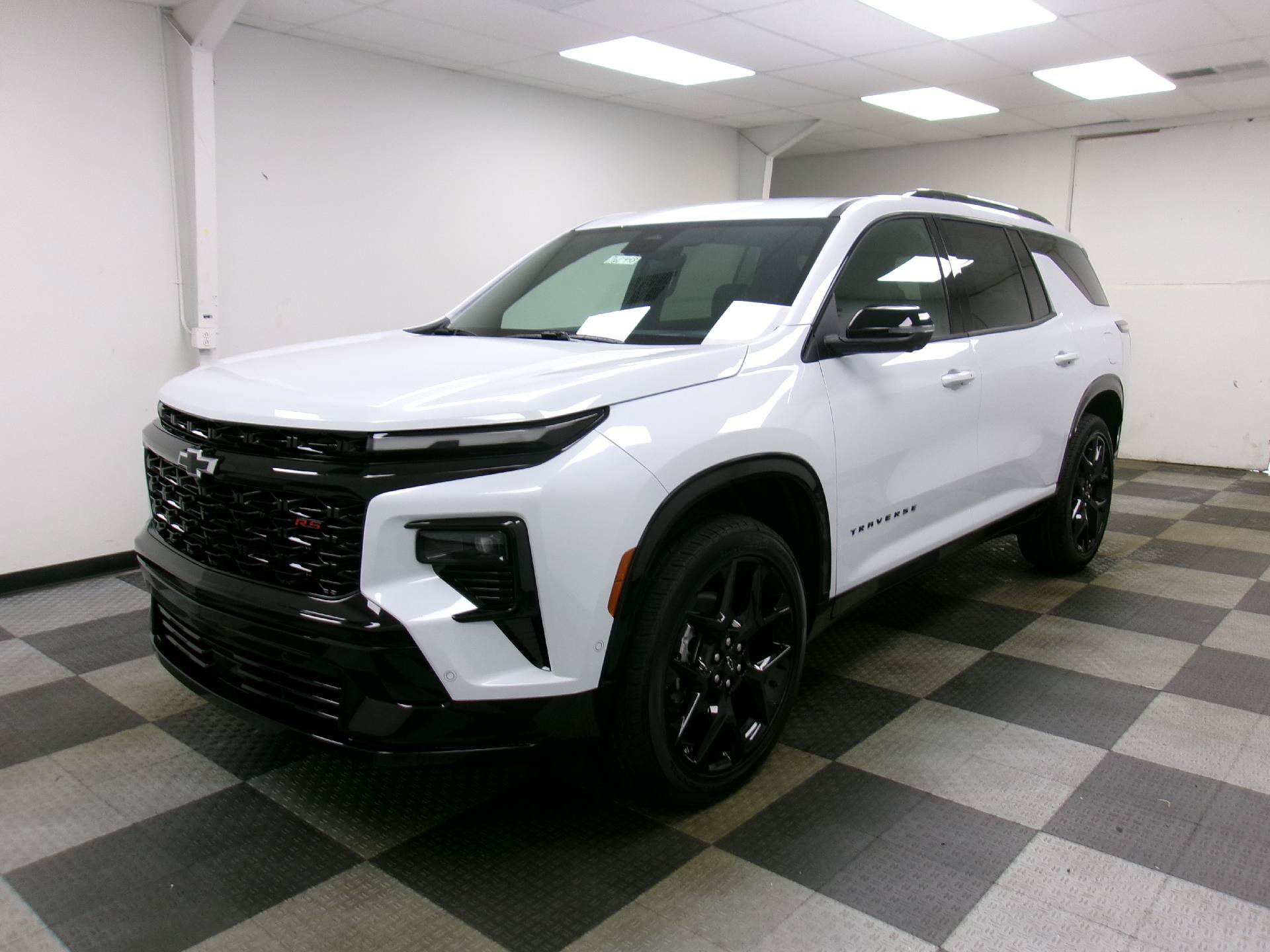 New 2026 Chevrolet Traverse RS w/ LPO, Floor Liner Package AWD/4WD image 1
