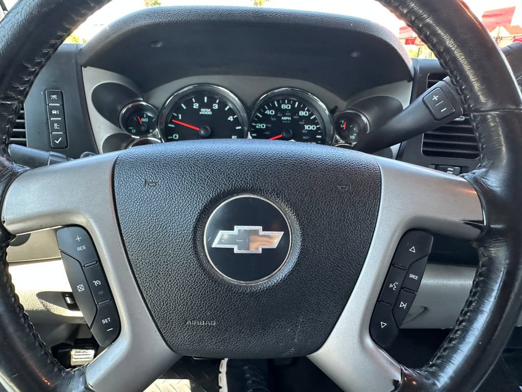 Used 2008 Chevrolet Silverado 2500 LT w/ 1LT Convenience Package AWD/4WD image 21