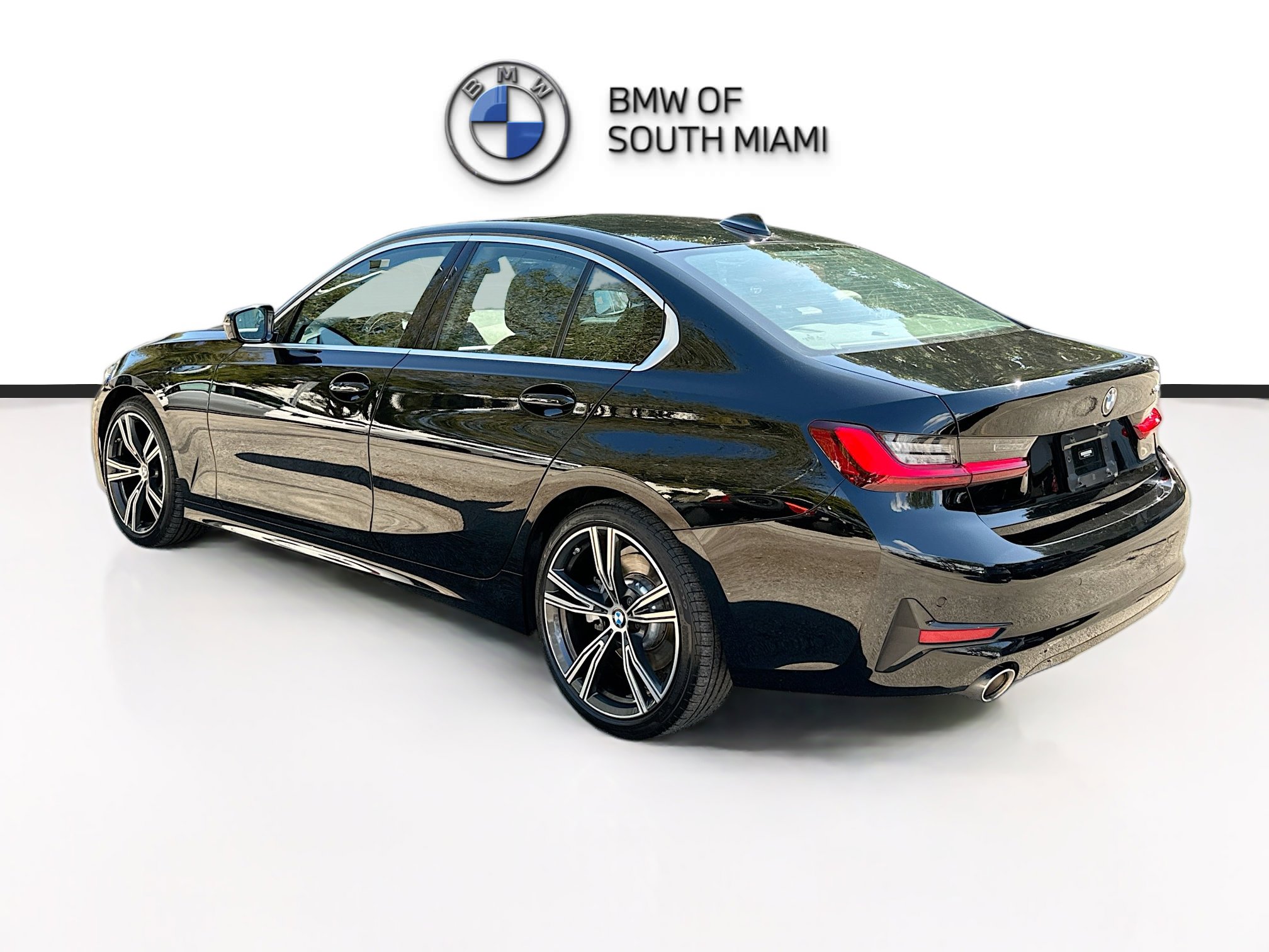 Used 2022 BMW 330i Sedan w/ Driving Assistance Package image 5