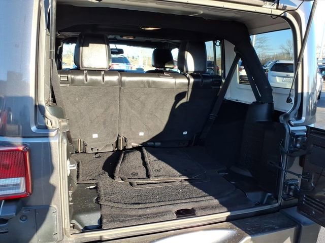 Used 2018 Jeep Wrangler Unlimited Sahara w/ Connectivity Group image 21