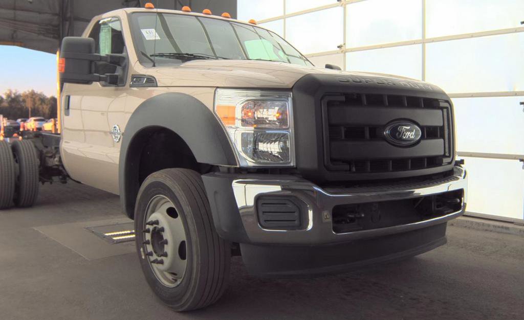 Used 2014 Ford F550 2WD Regular Cab Super Duty image 2