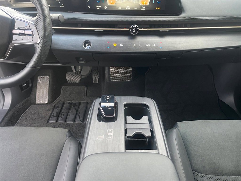 Used 2023 Nissan Ariya AWD image 19