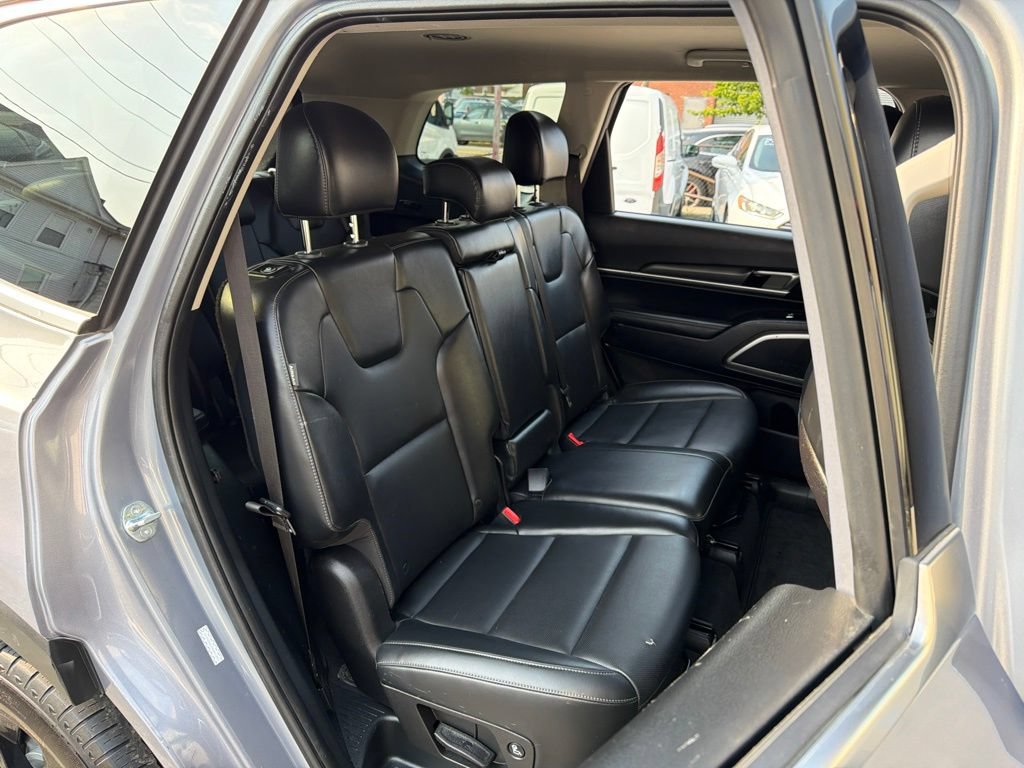 Used 2024 Kia Telluride LX AWD/4WD image 12