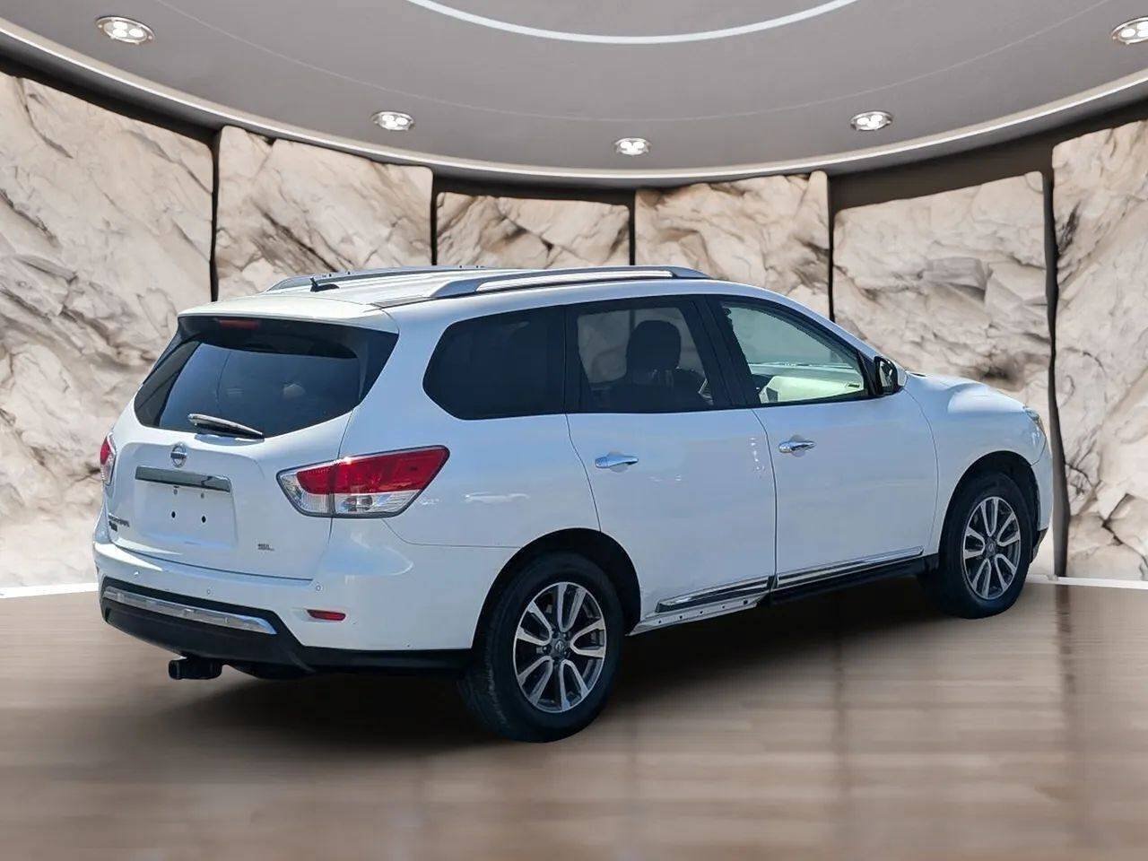 Used 2013 Nissan Pathfinder SL FWD image 18