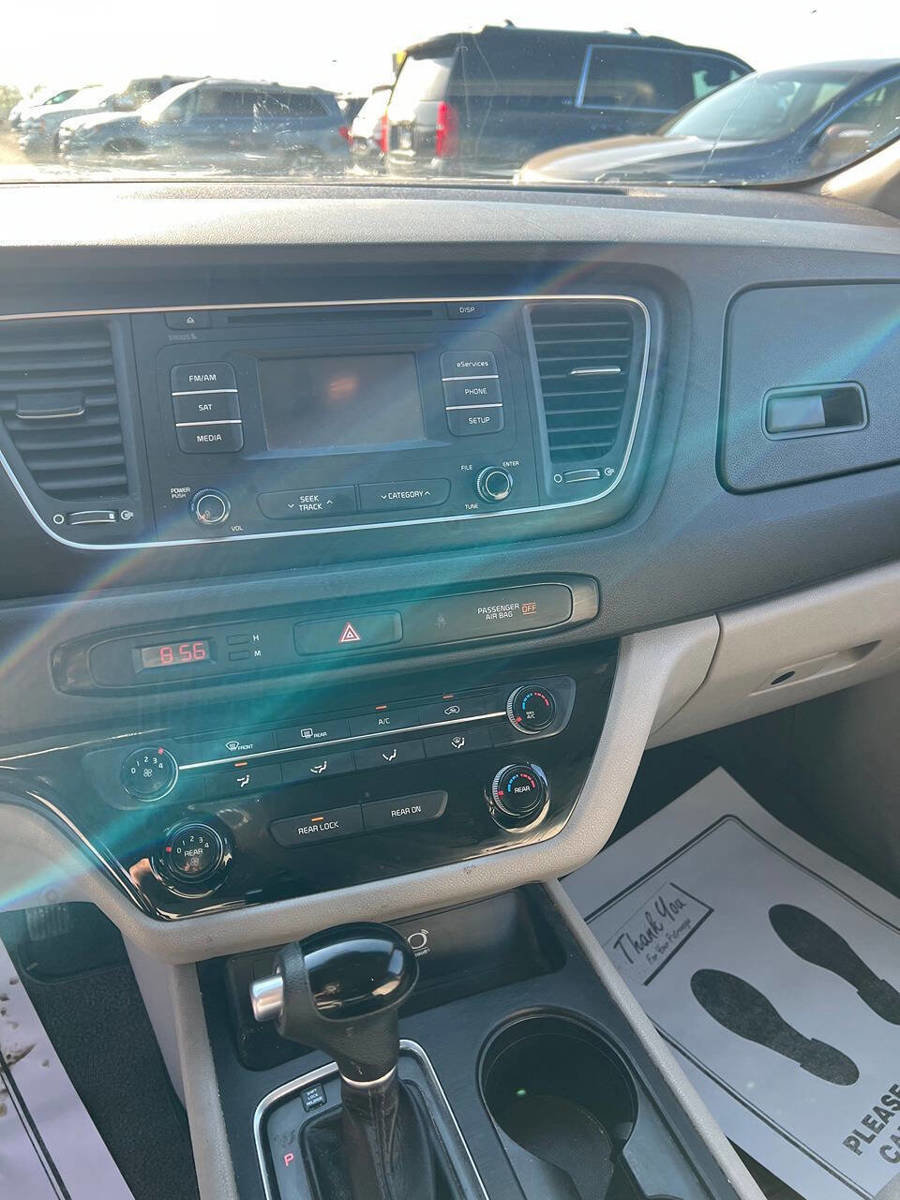 Used 2015 Kia Sedona LX w/ LX Convenience Package FWD image 5