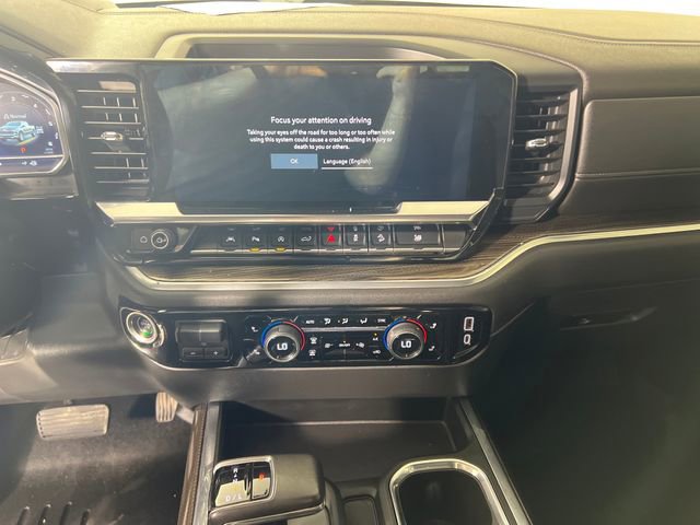 Used 2022 Chevrolet Silverado 1500 LT w/ Z71 Off-Road Package AWD/4WD image 18