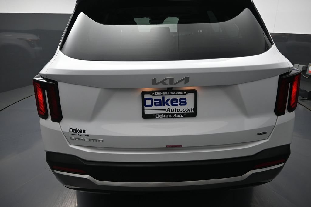 Certified 2026 Kia Sorento S AWD/4WD image 35
