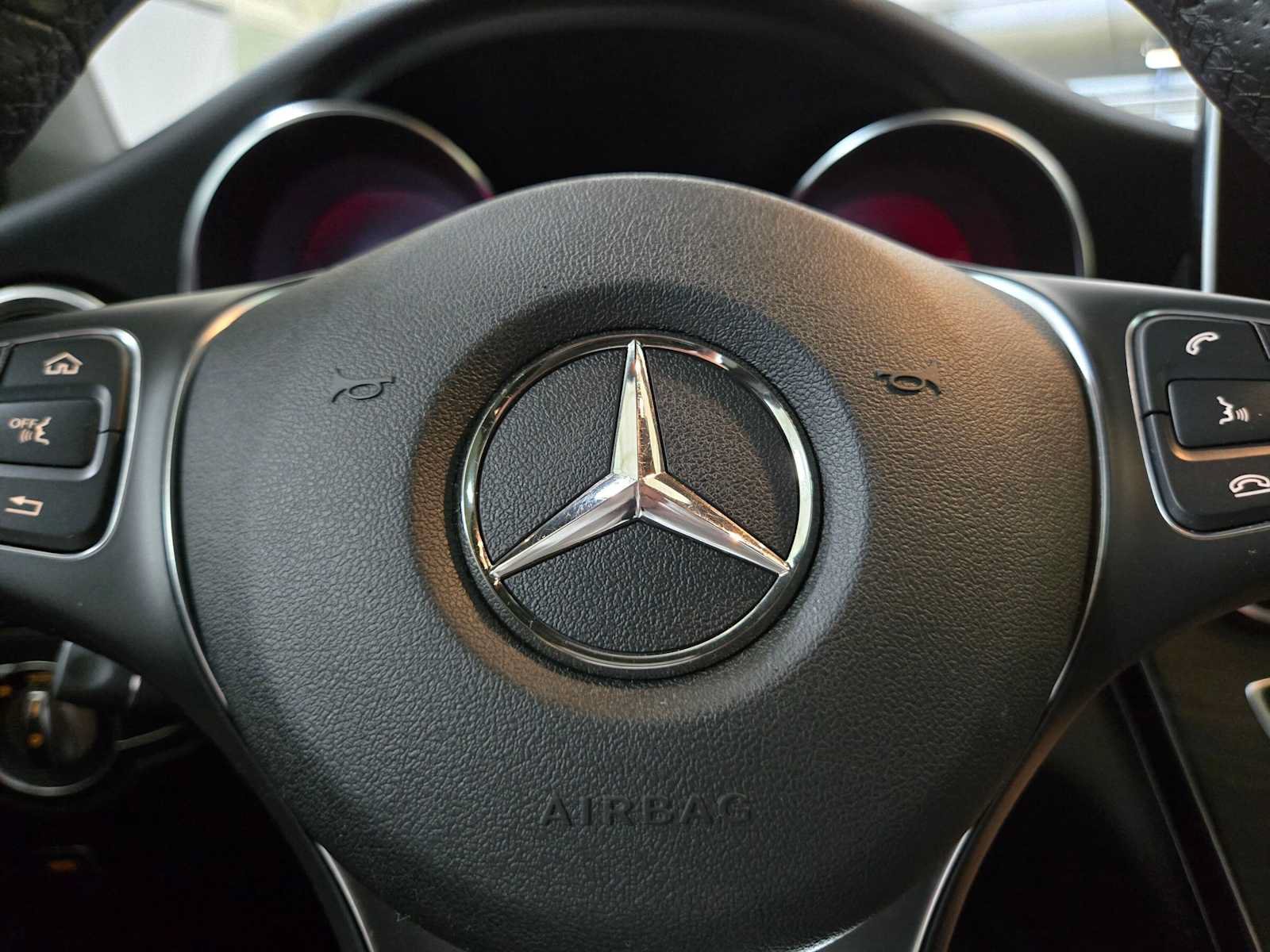 Used 2019 Mercedes-Benz GLC 350e 4MATIC image 24