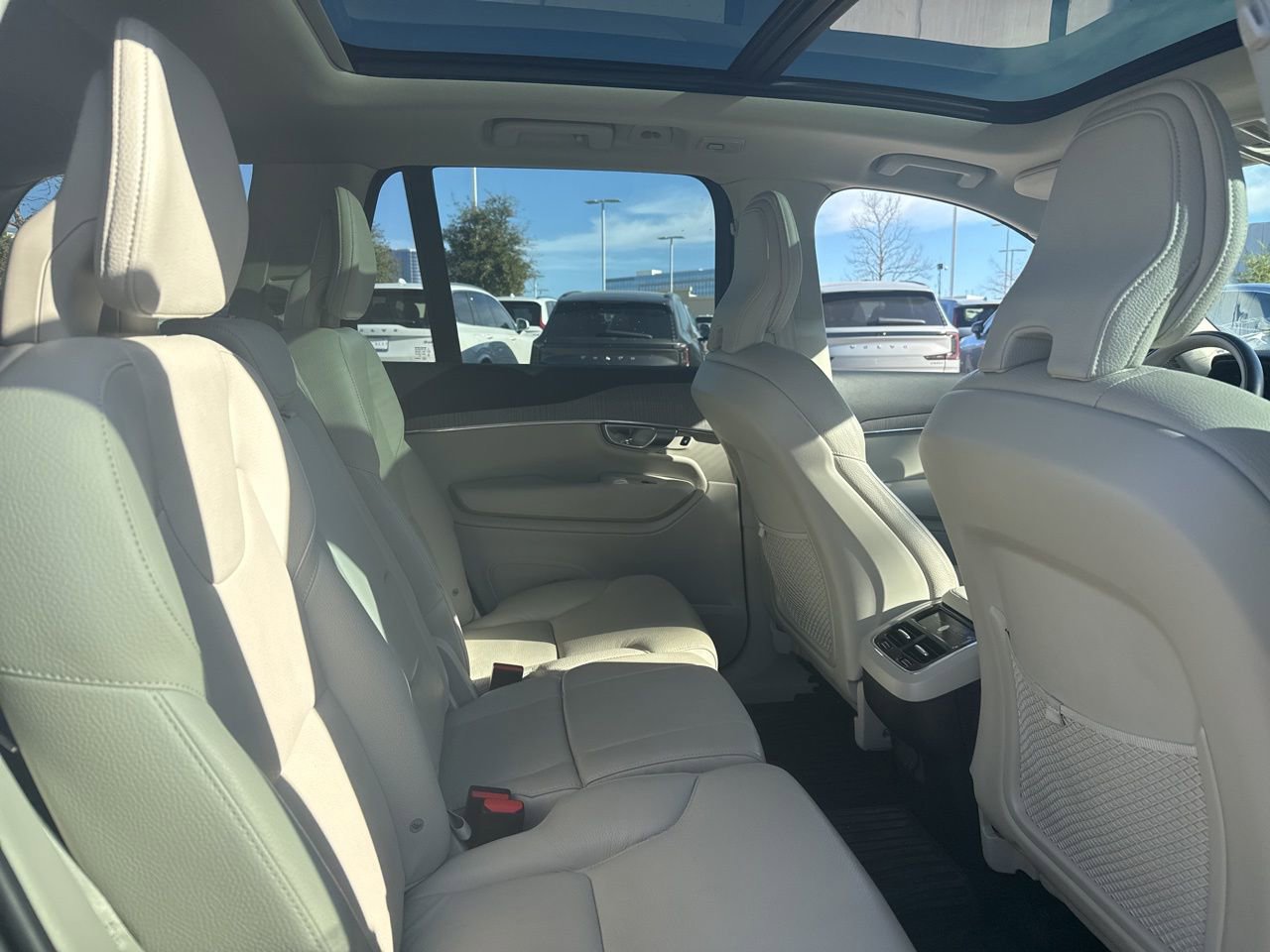 Certified 2023 Volvo XC90 B6 Plus w/ Protection Package Premier image 14