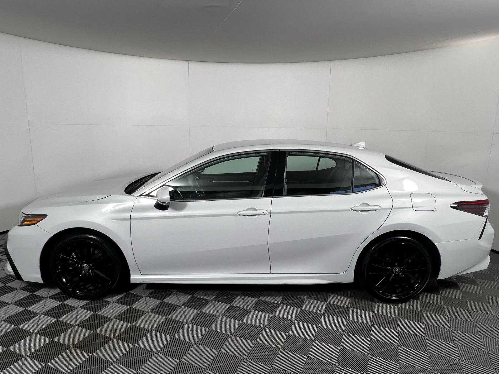 Used 2024 Toyota Camry XSE image 7