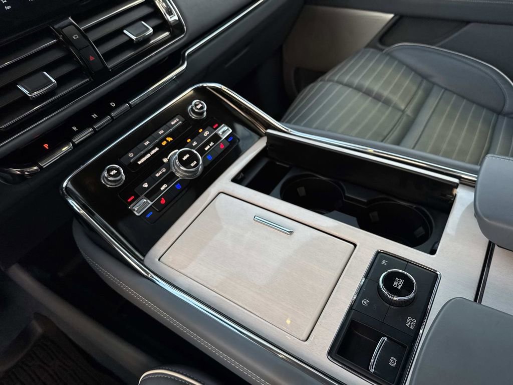 Used 2024 Lincoln Navigator Black Label image 27