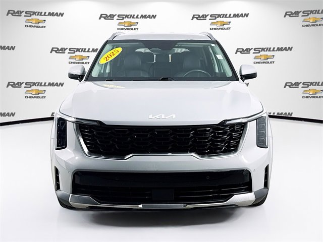 Used 2025 Kia Sorento S image 2