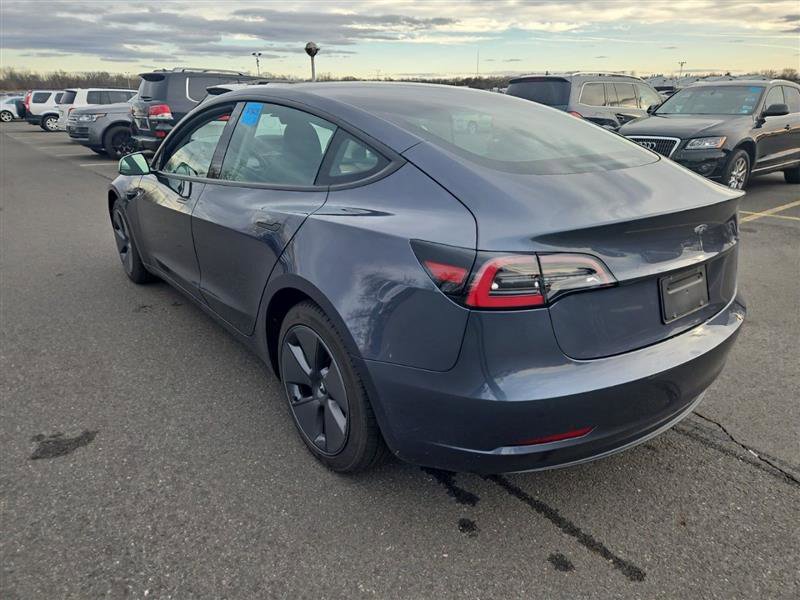 Used 2023 Tesla Model 3 Standard Range image 2
