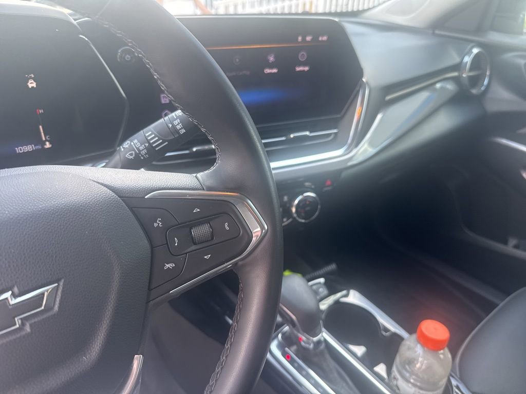 Certified 2025 Chevrolet Trax ACTIV w/ Driver Confidence Package FWD image 18