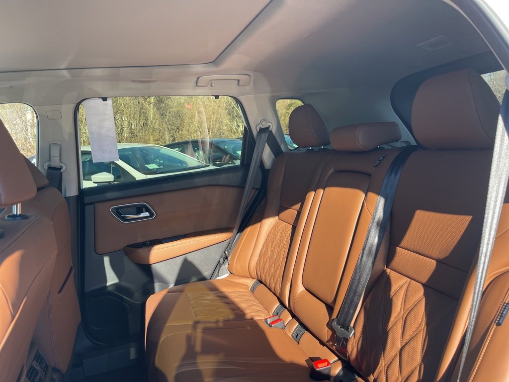 New 2026 Nissan Rogue Platinum image 19