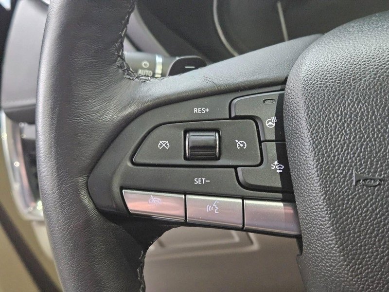 Used 2022 Cadillac XT4 Premium Luxury w/ Enhanced Visibility Package image 15