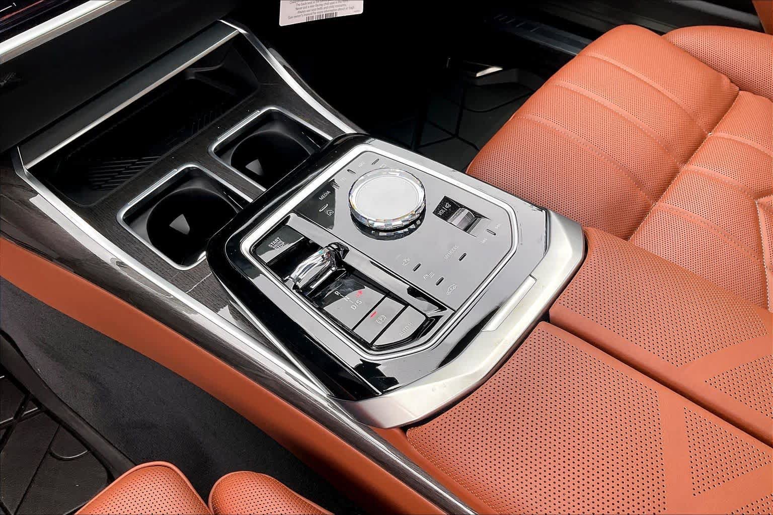 New 2026 BMW 760i xDrive w/ Autobahn Package AWD/4WD image 8