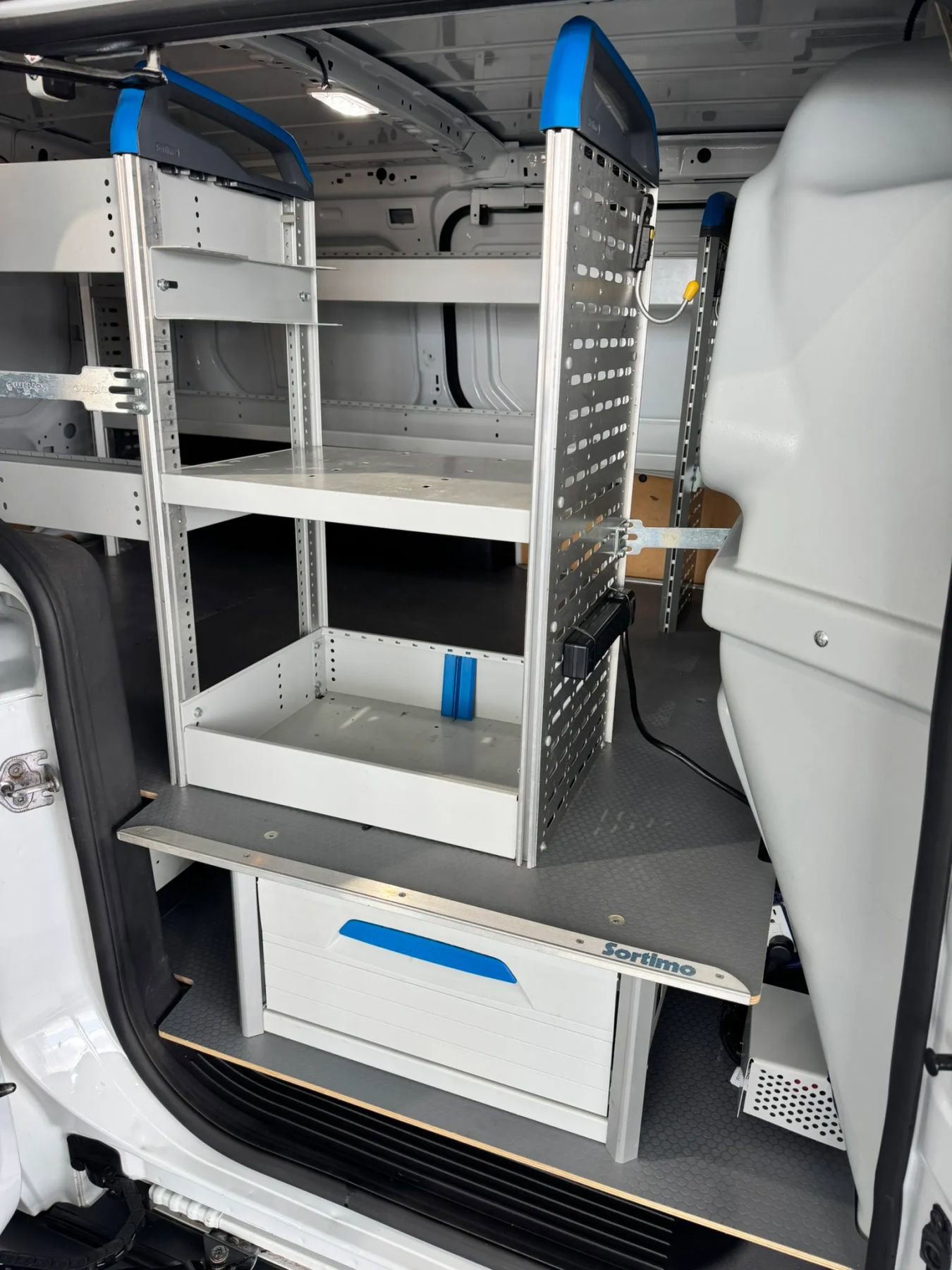 Used 2014 Ford Transit Connect XL FWD image 23