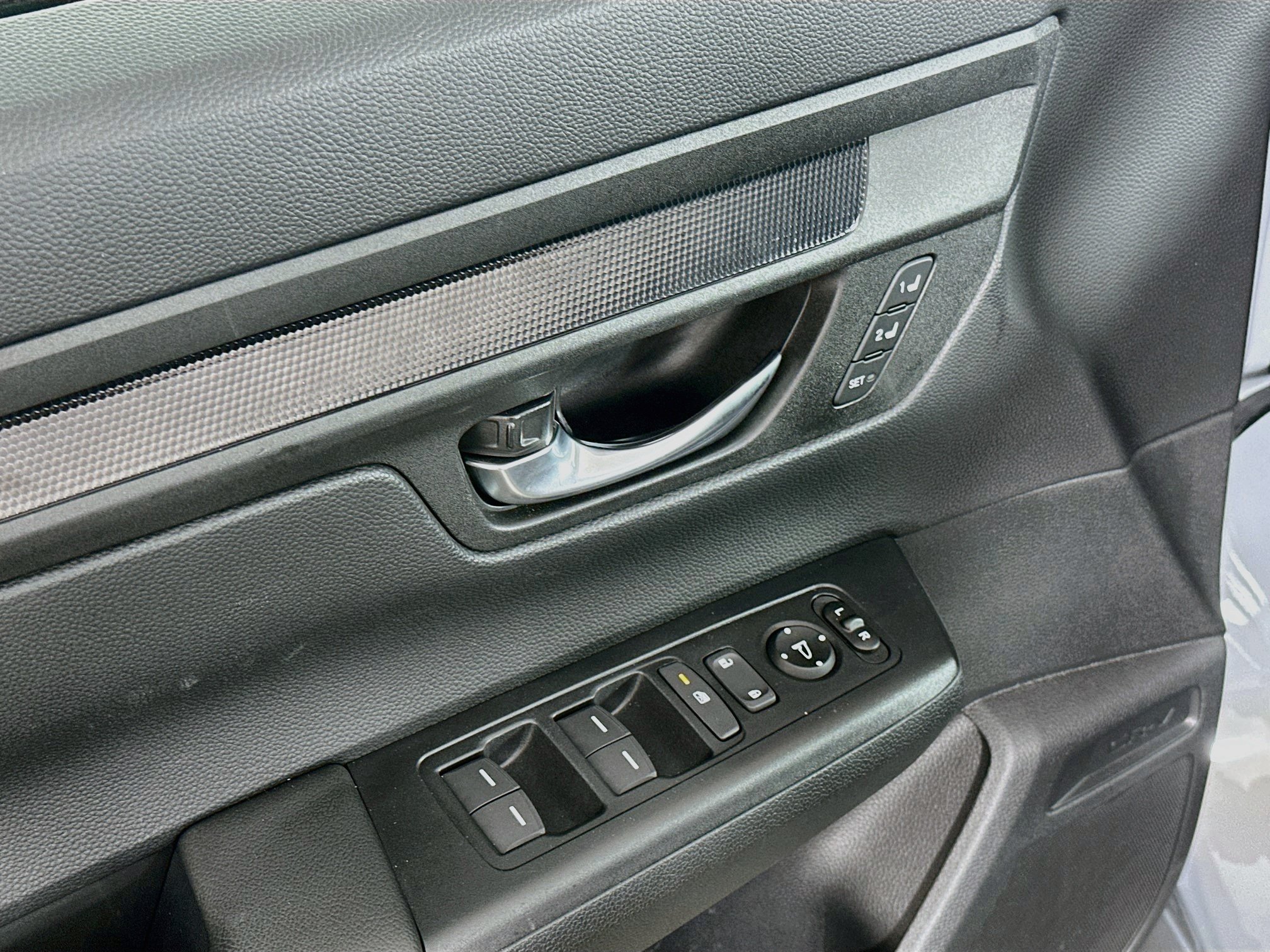 Used 2025 Honda CR-V Sport-L image 15